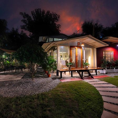 International Travellers' Hostel By Ith Stays Varanasi Esterno foto