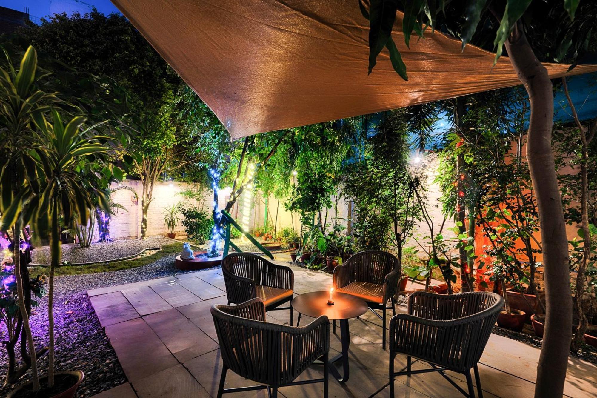 International Travellers' Hostel By Ith Stays Varanasi Esterno foto