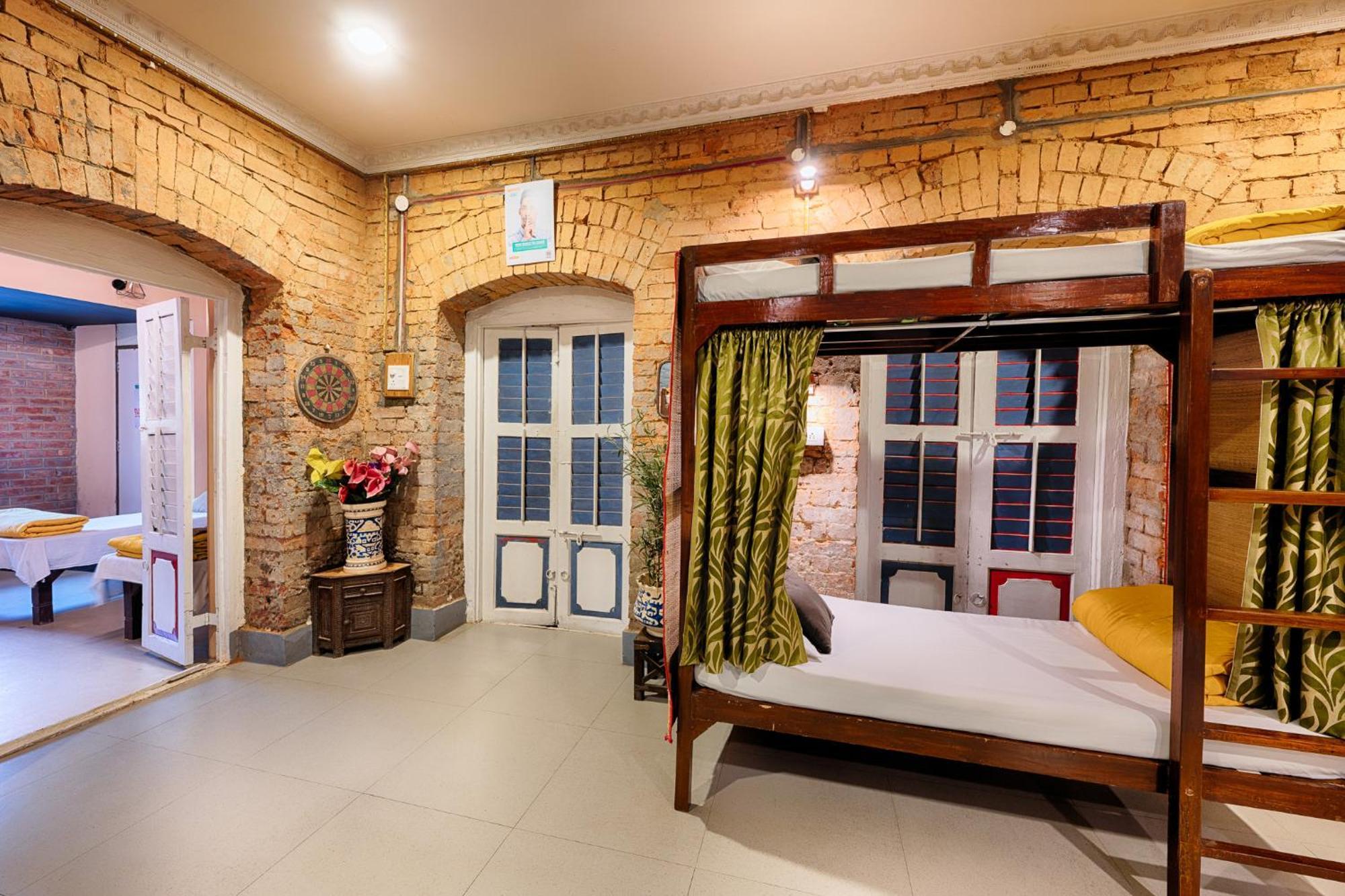 International Travellers' Hostel By Ith Stays Varanasi Esterno foto