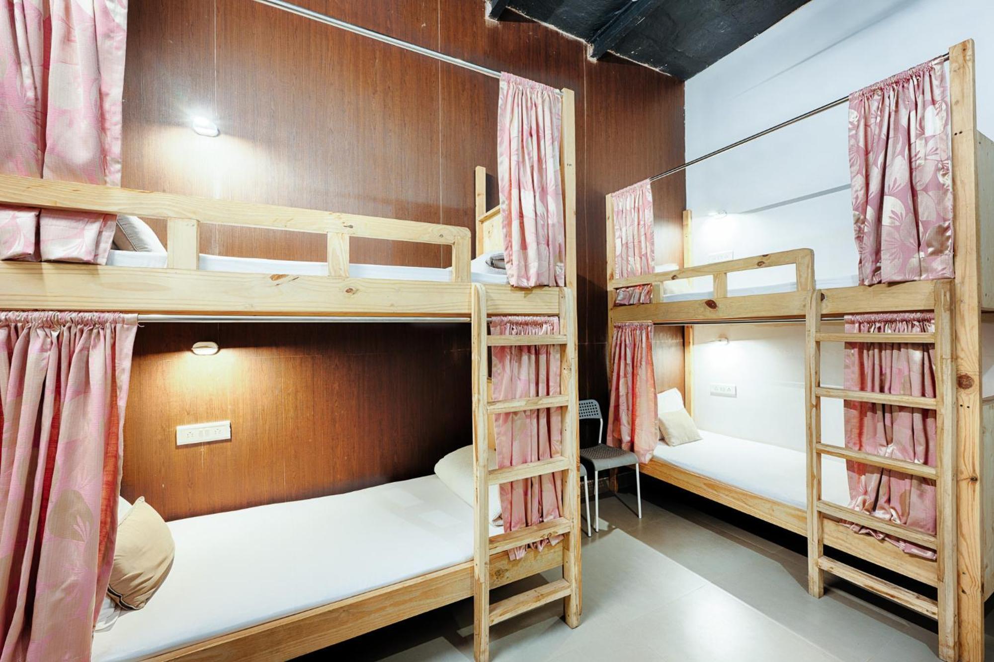 International Travellers' Hostel By Ith Stays Varanasi Esterno foto